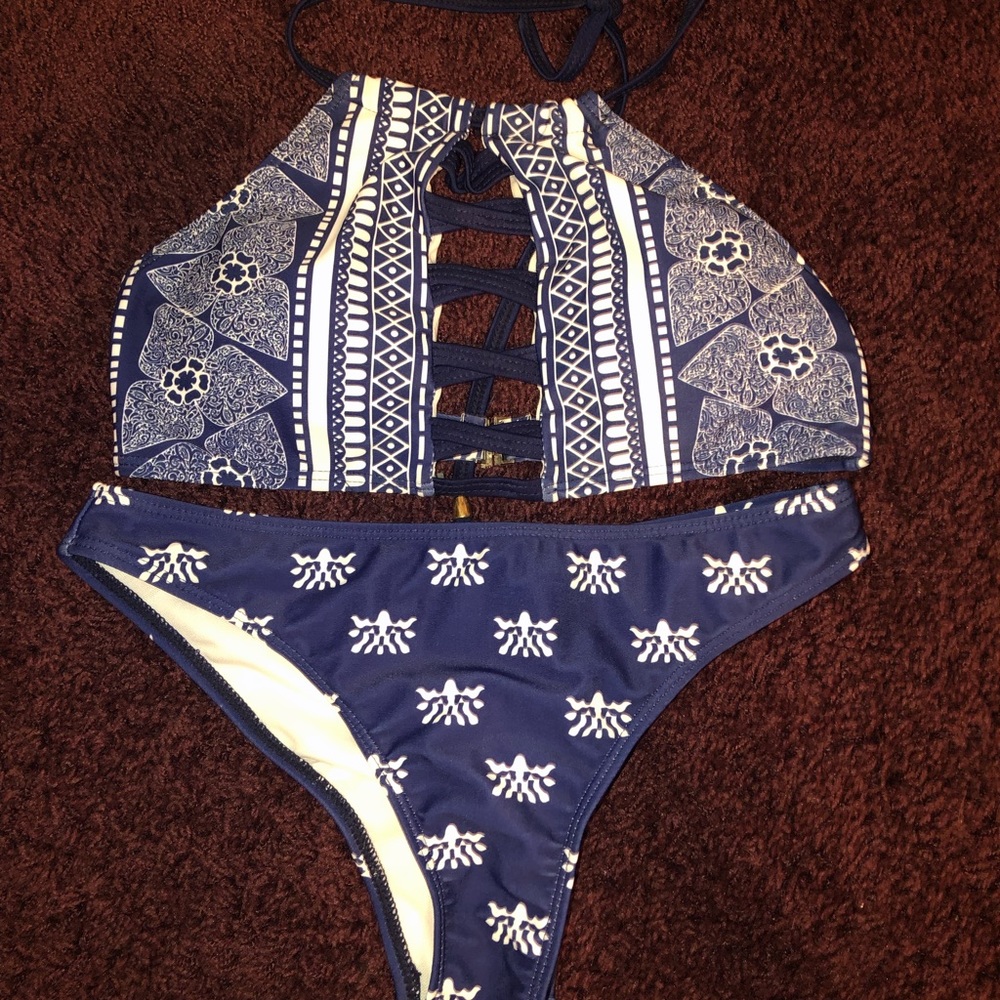 Bikini set - Picture 3 of 3